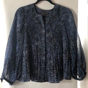 Banana Republic women’s blouse, black with blue and white dots.  Pet.Small